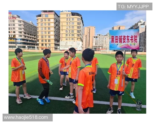 诚实足球明星的背后故事:从绿茵场到生活中的真实与坚持 诚实足球明星的背后故事:从绿茵场到生活中的真实与坚持